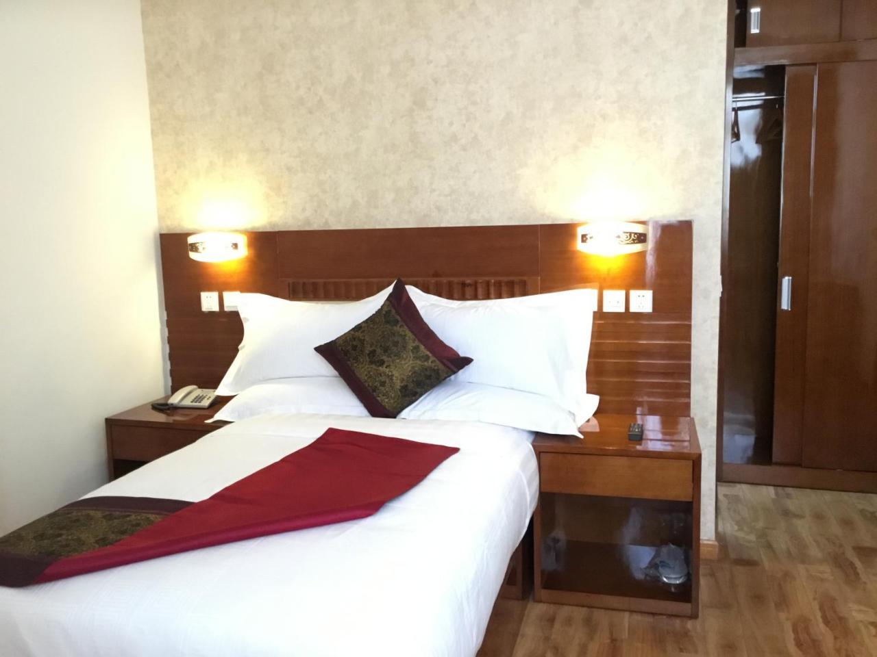 Marcen Addis Hotel Eksteriør billede