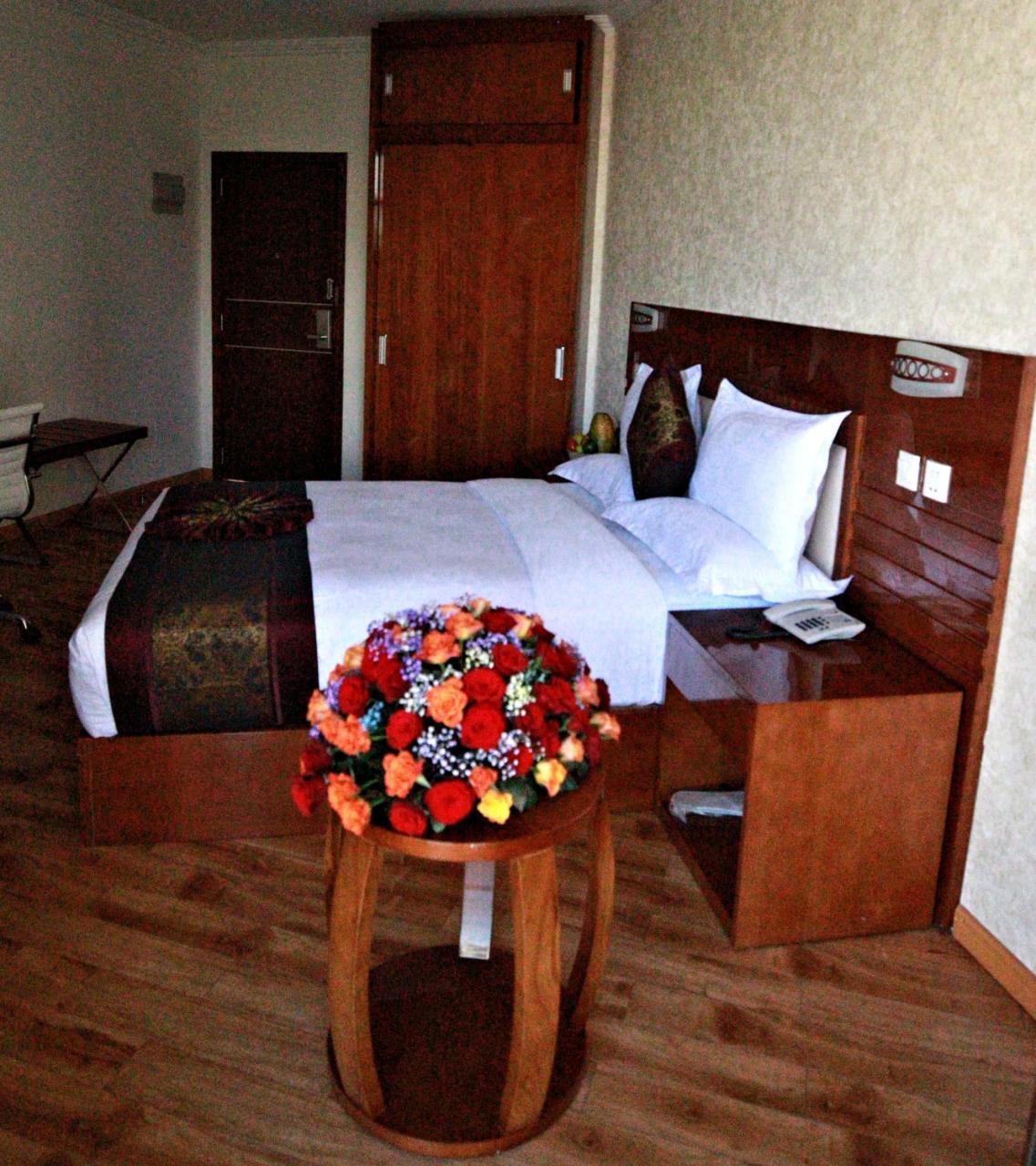 Marcen Addis Hotel Eksteriør billede